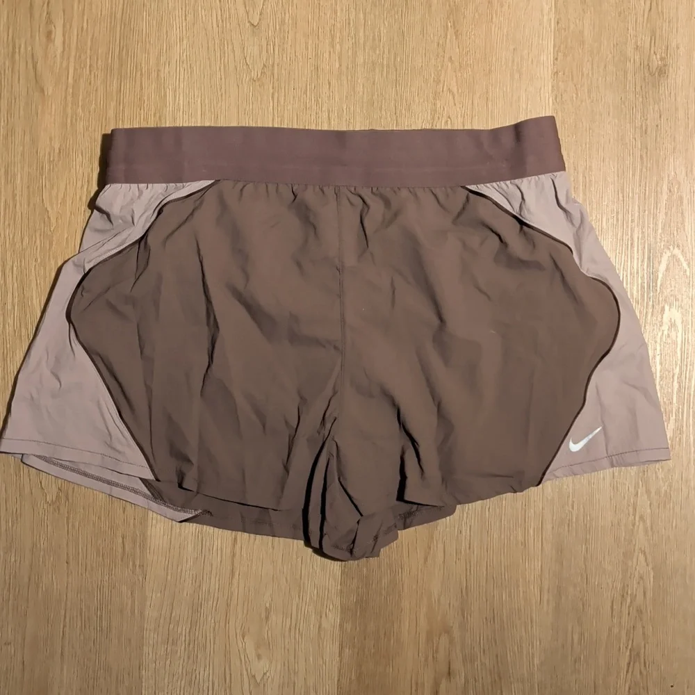 Nike Women's Swift Repel High-waisted Brief Lined Running Shorts sz LRG - Picture 15 of 16